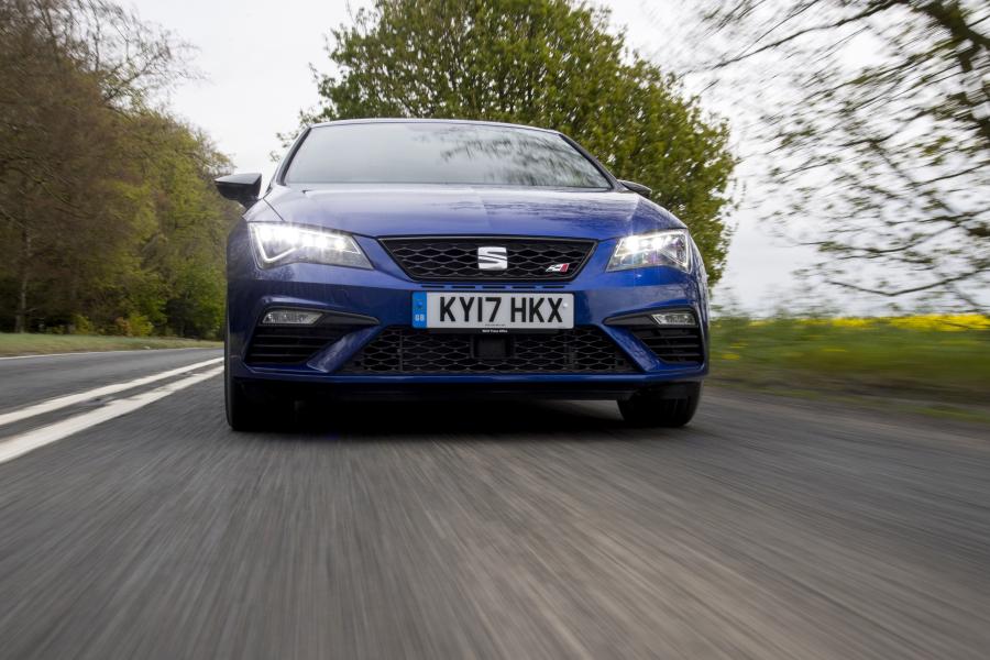  Seat Leon SC Cupra 300 2017 года  (UK) (фото 7 из 22)